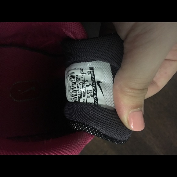 Black with pink Nike Airmaxes - Picture 5 of 5